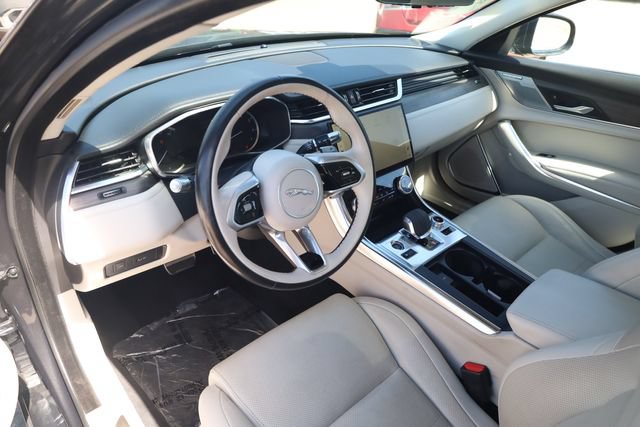Used 2022 Jaguar XF SE RWD image 14