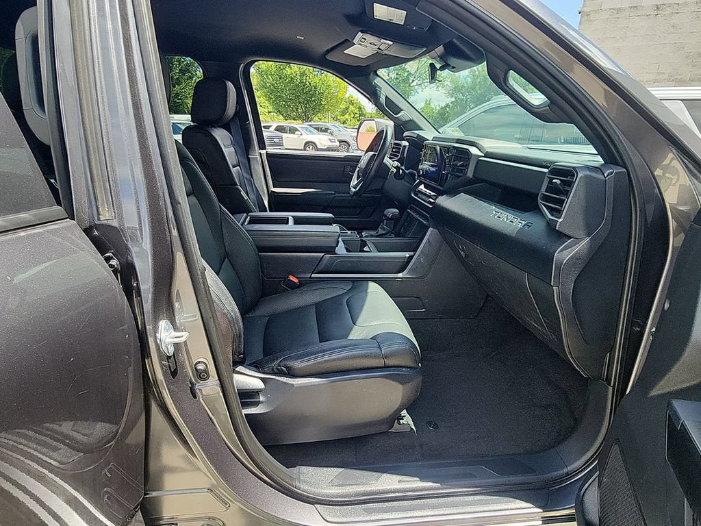Used 2025 Toyota Tundra SR w/ SR Tow Package AWD/4WD image 27