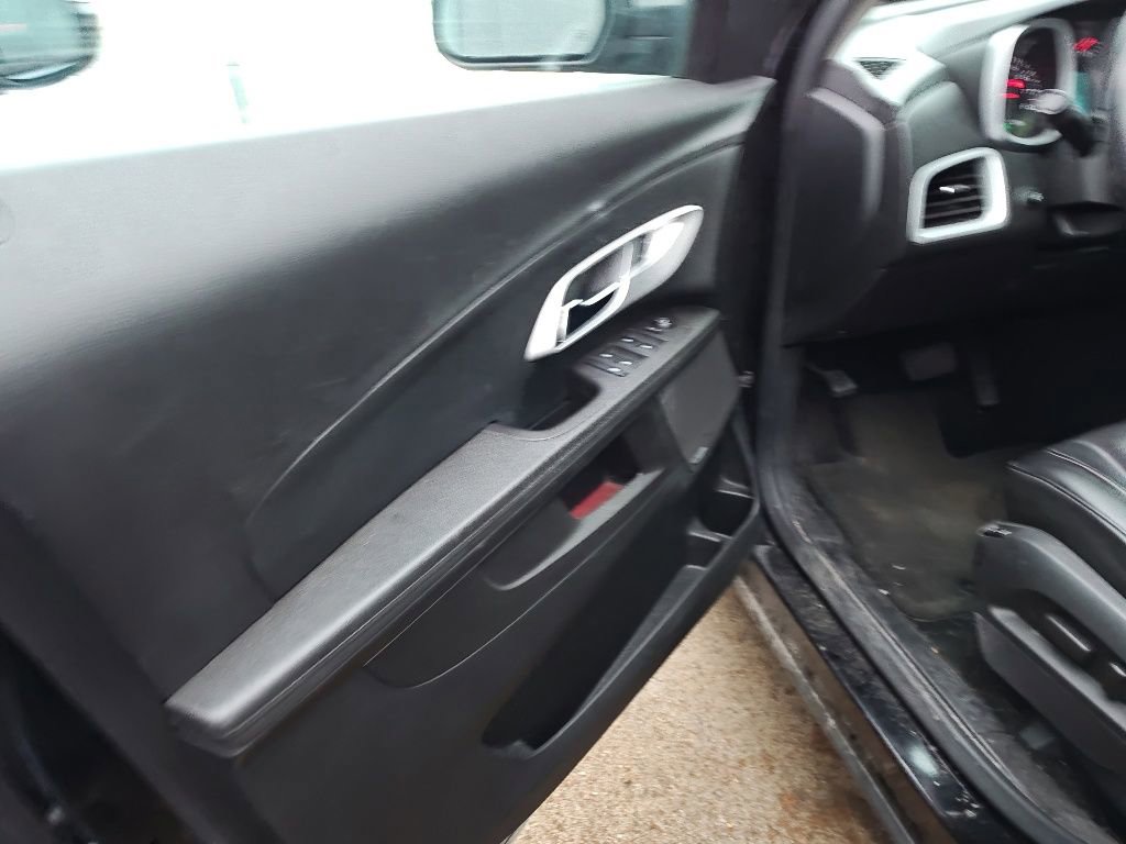 Used 2017 Chevrolet Equinox LT w/ Midnight Edition FWD image 7