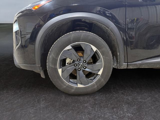 Used 2024 Nissan Rogue SV image 14
