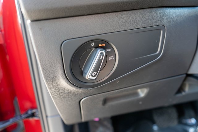 Used 2021 Volkswagen Tiguan SE image 24