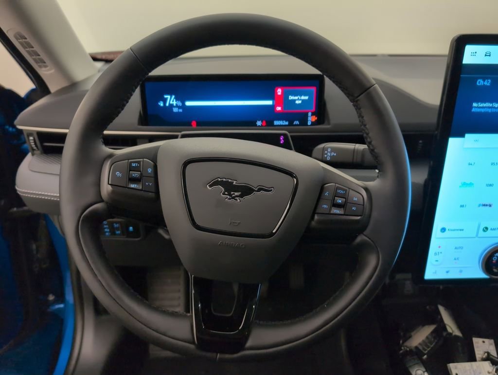 Used 2025 Ford Mustang Mach-E Select w/ Comfort Package Lite image 39