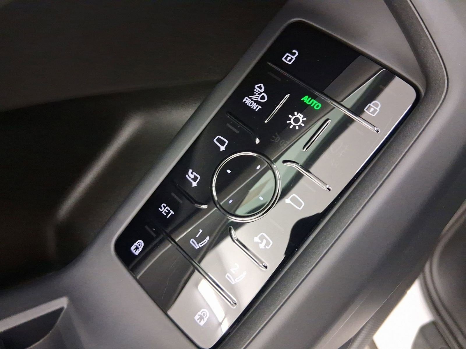 Used 2025 Audi Q5 Premium Plus w/ Premium Plus image 12