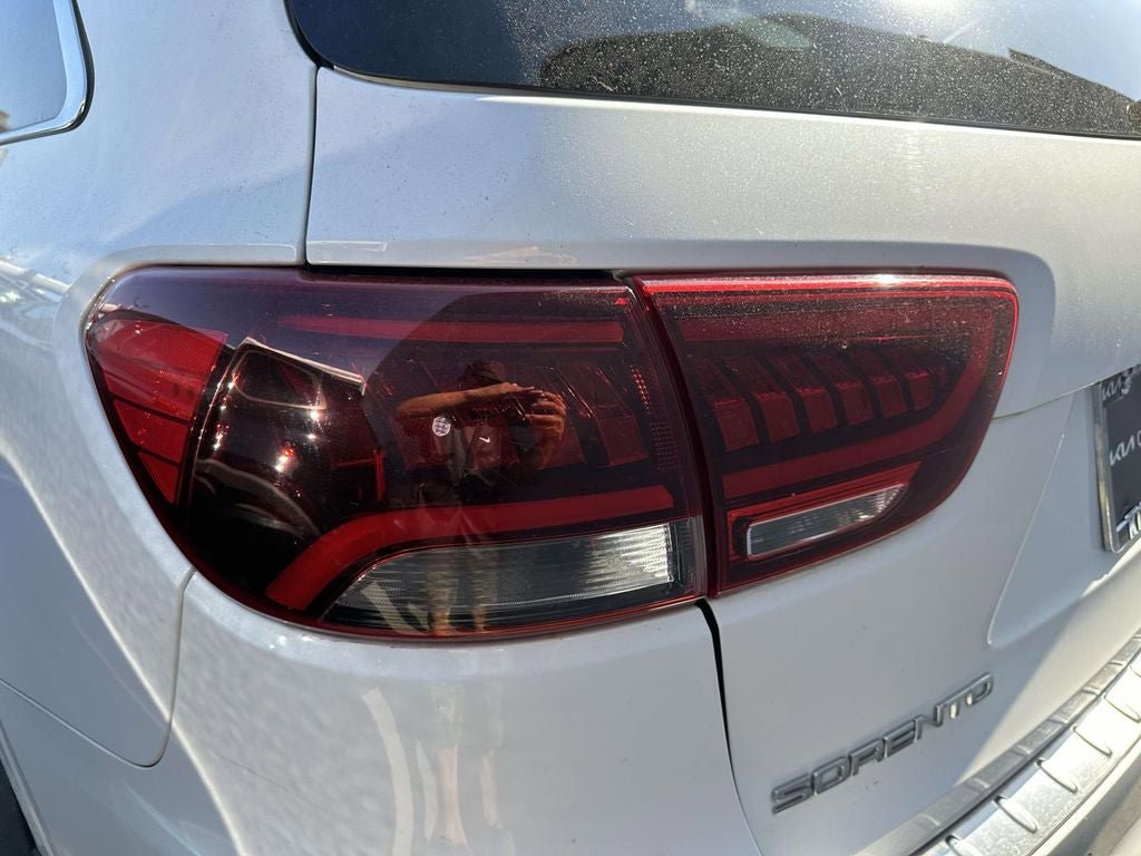 Used 2019 Kia Sorento SX image 8