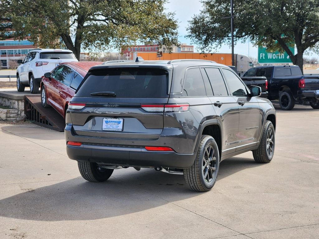 New 2026 Jeep Grand Cherokee Altitude image 4