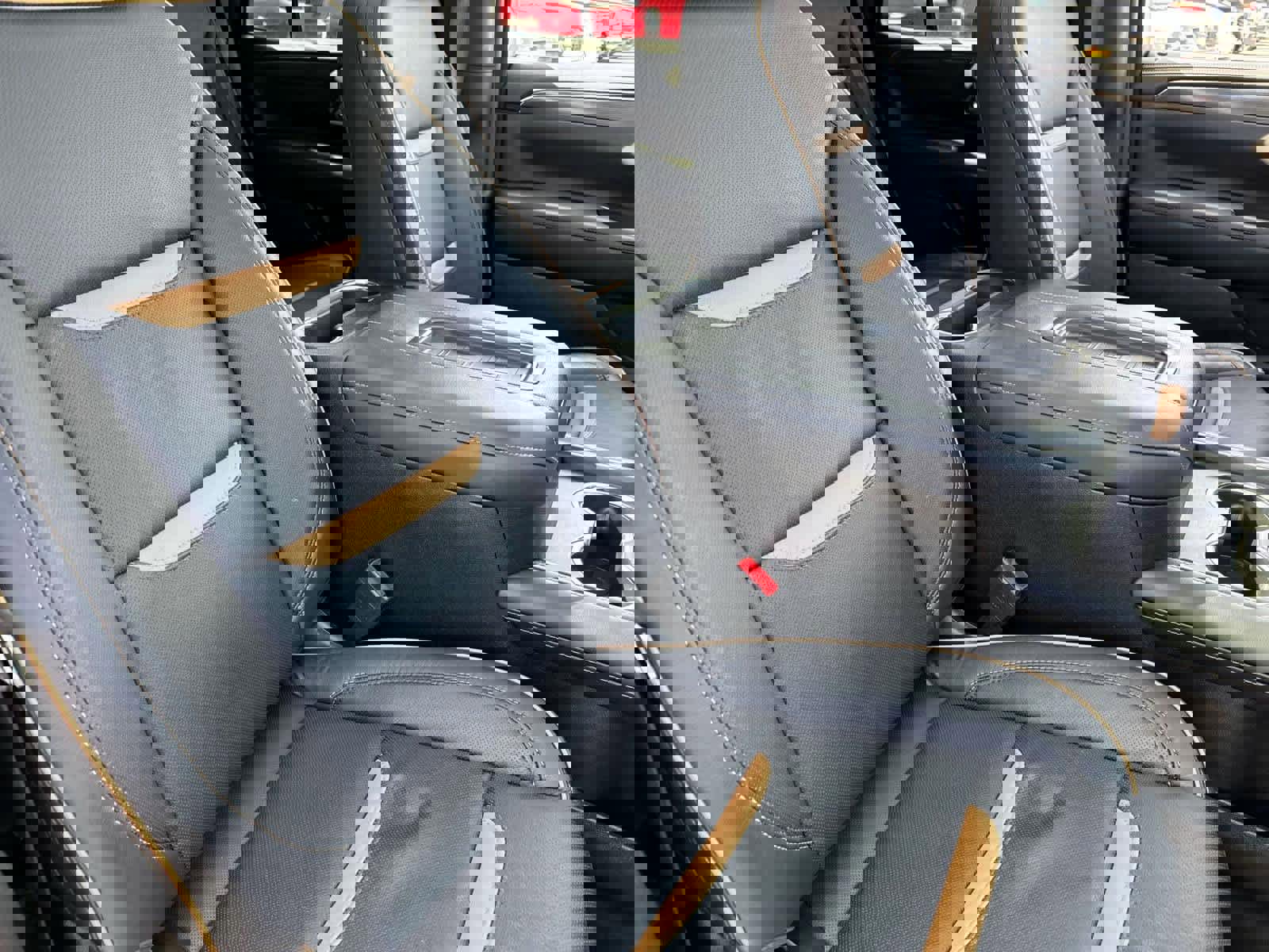 Used 2024 GMC Yukon AT4 image 10