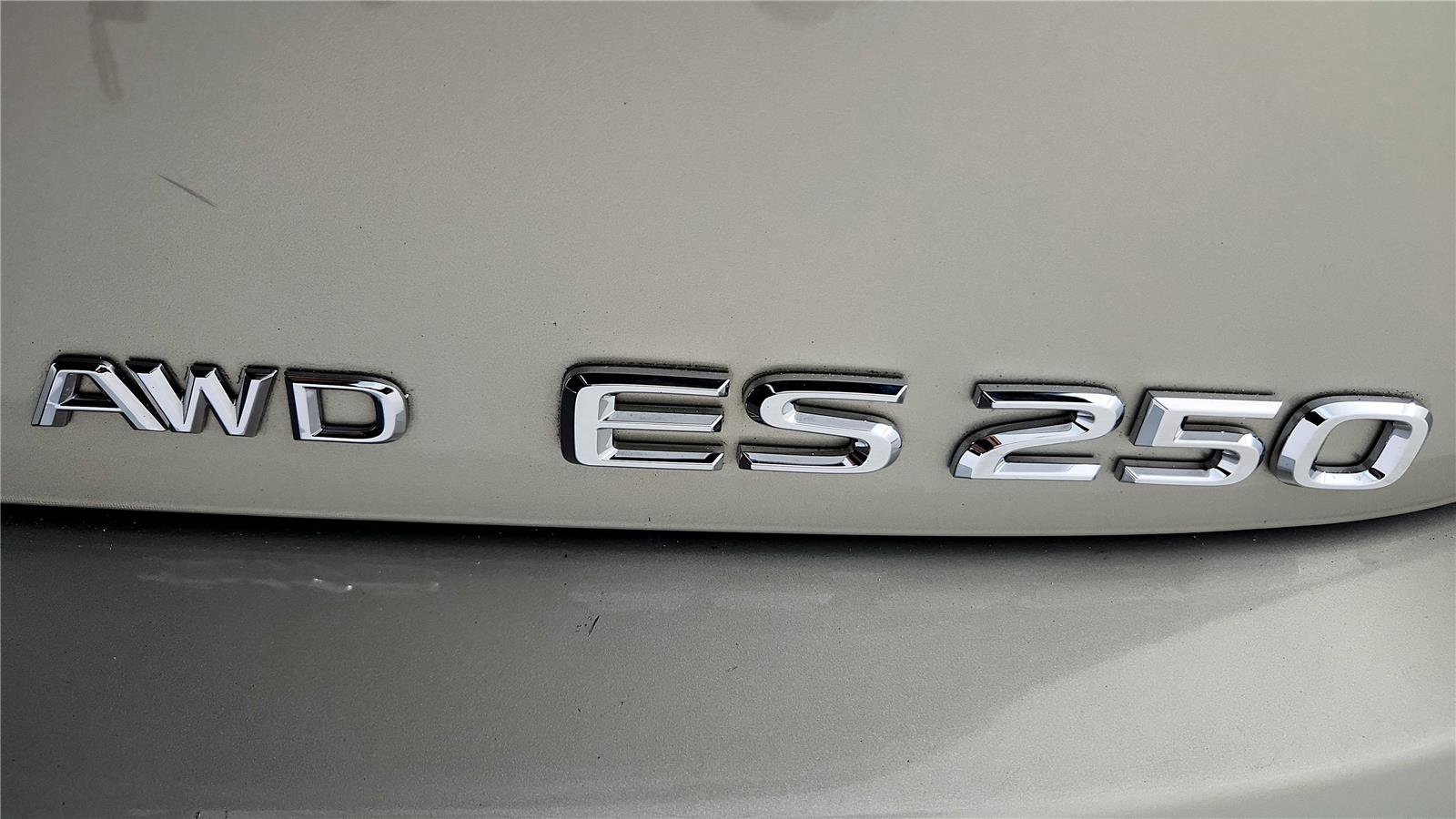 Used 2023 Lexus ES 250 w/ Premium Package image 14