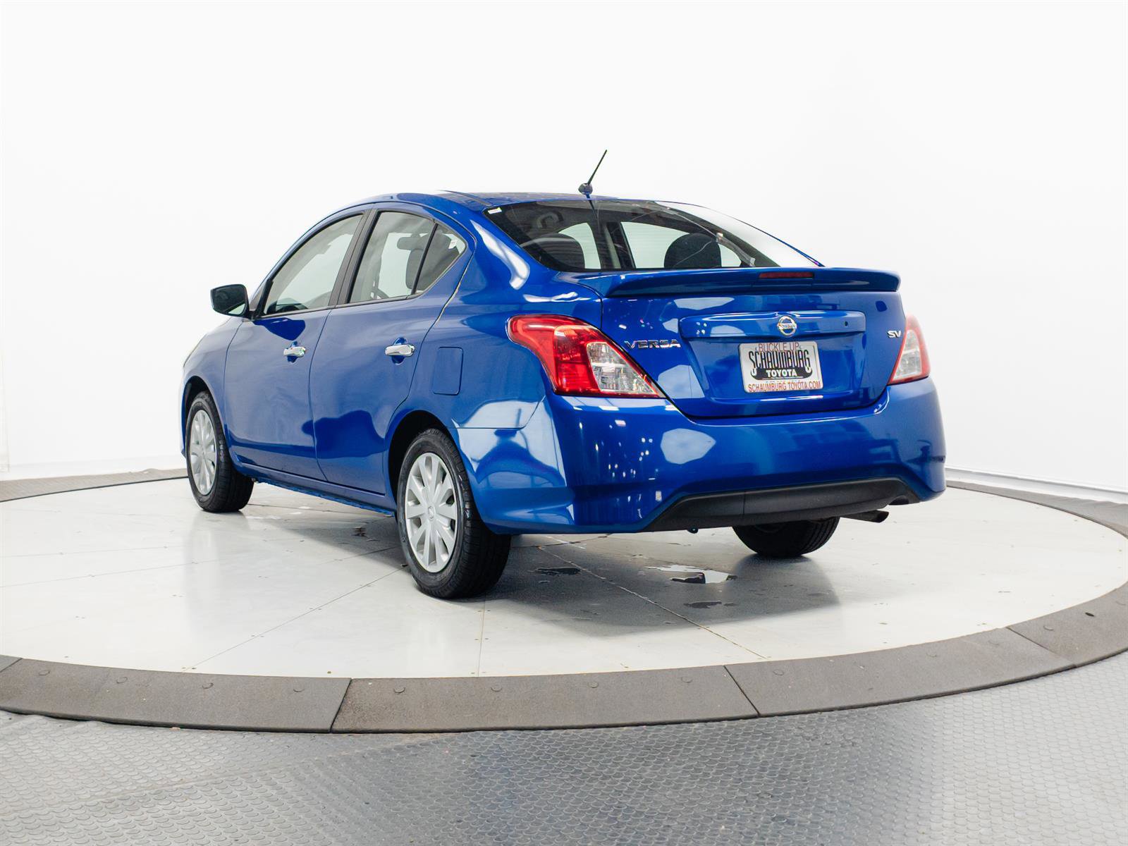 Used 2017 Nissan Versa SV FWD image 7