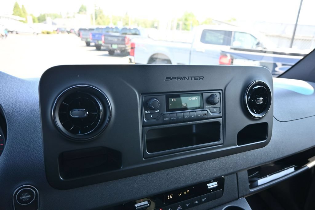 Used 2021 Mercedes-Benz Sprinter 2500 image 16