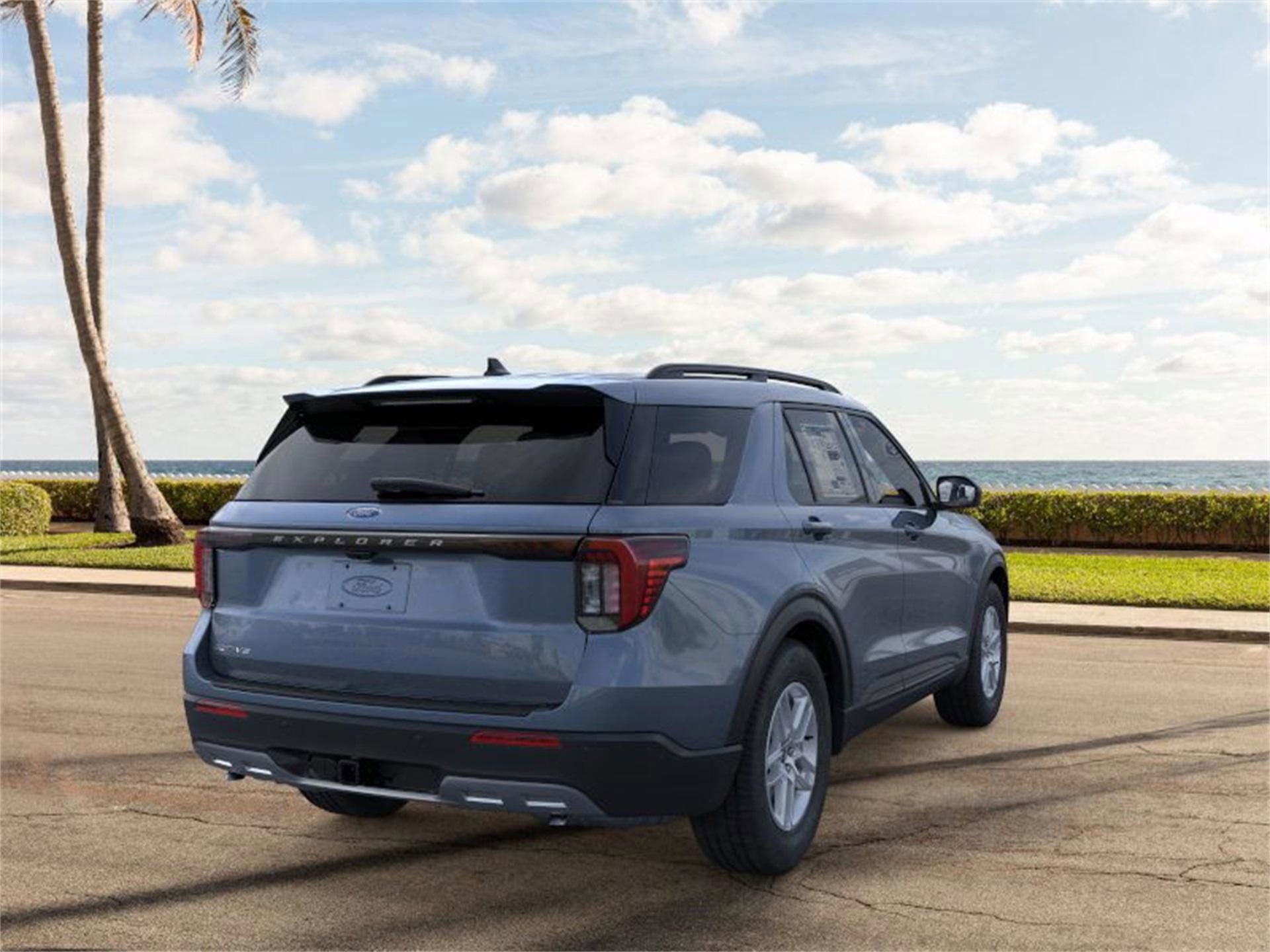New 2026 Ford Explorer Active w/ Active Comfort Package image 8