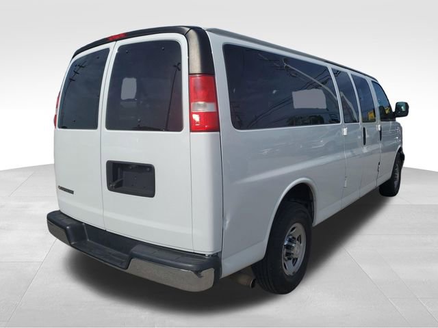 Used 2018 Chevrolet Express 3500 LT w/ LT Preferred Equipment Group RWD image 4