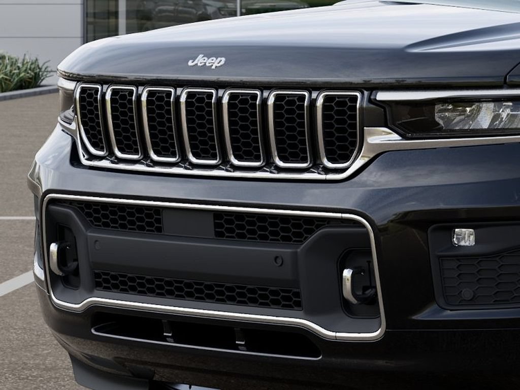 New 2025 Jeep Grand Cherokee L Overland w/ Rear Seat Video Group I AWD/4WD image 11