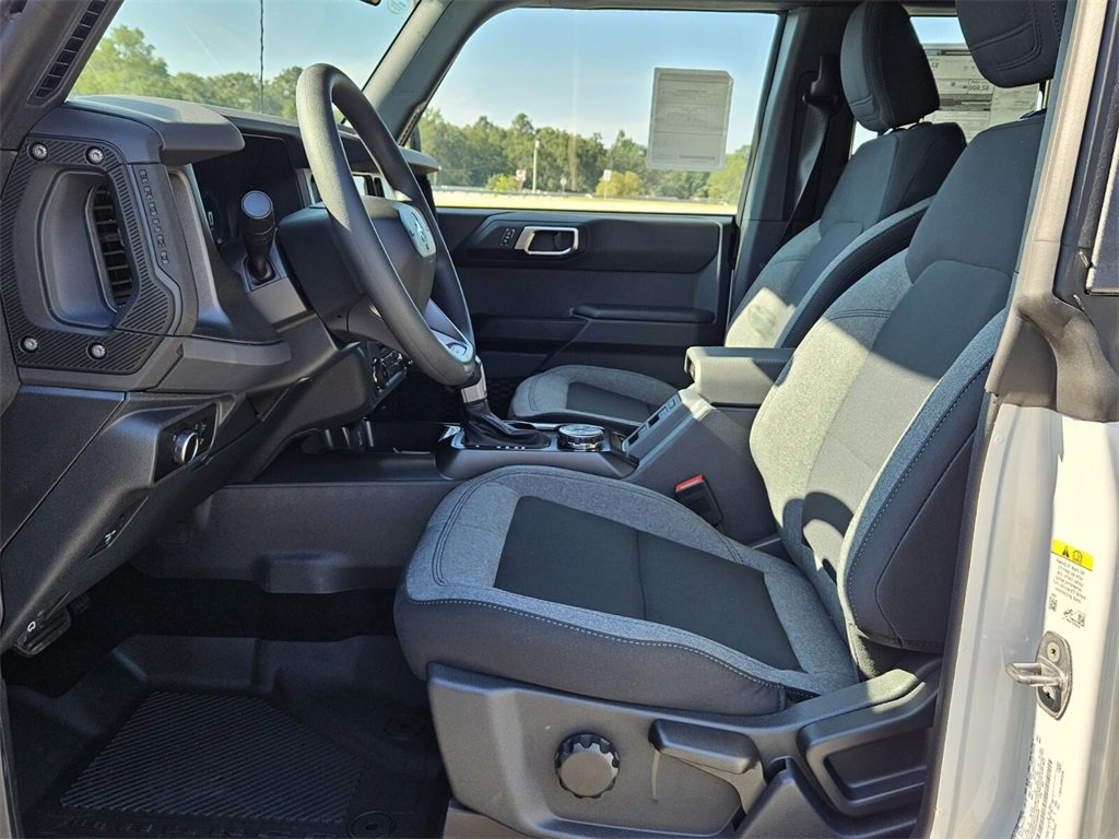 New 2025 Ford Bronco 4-Door image 5