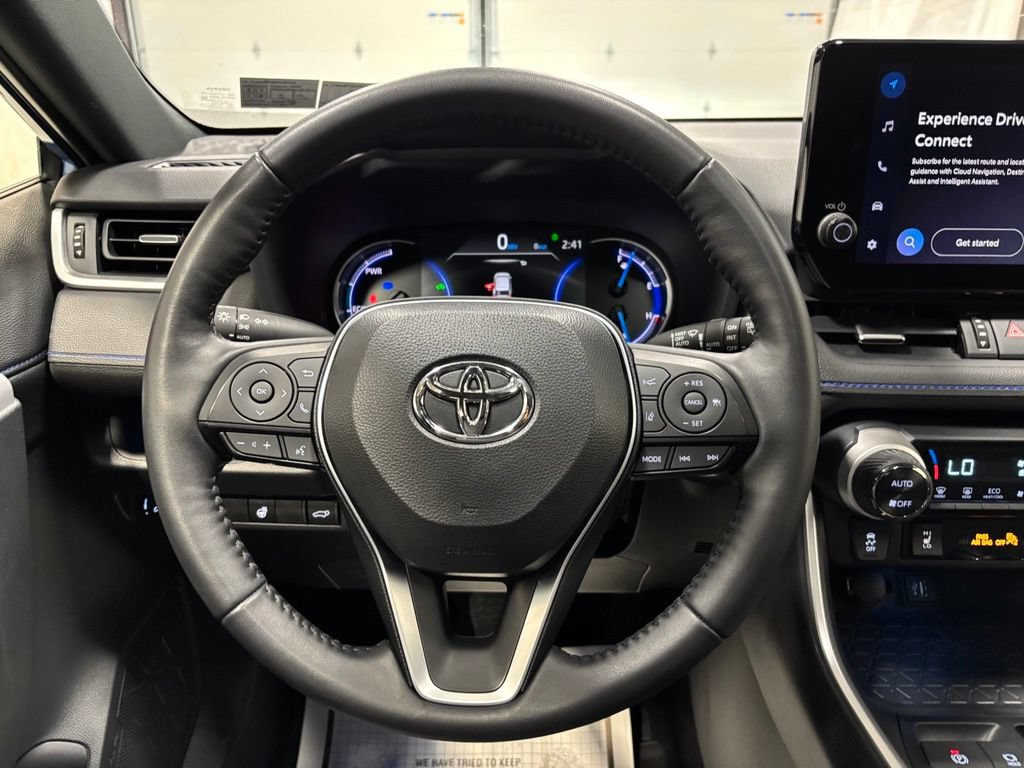 Used 2025 Toyota RAV4 XSE w/ Weather Package AWD/4WD image 18
