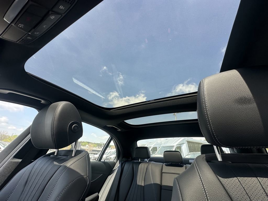 Certified 2022 Mercedes-Benz E 350 4MATIC Sedan image 34