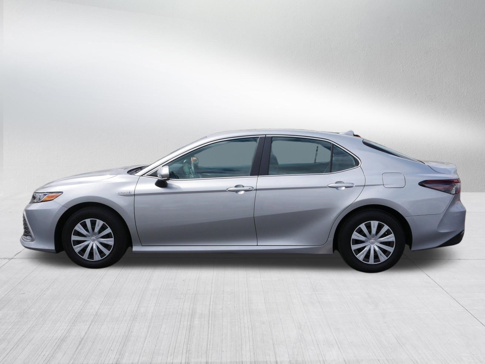 Used 2021 Toyota Camry LE FWD image 4