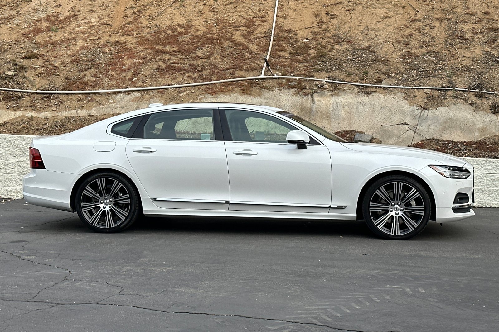 Certified 2023 Volvo S90 B6 Plus w/ Protection Package Premier image 3