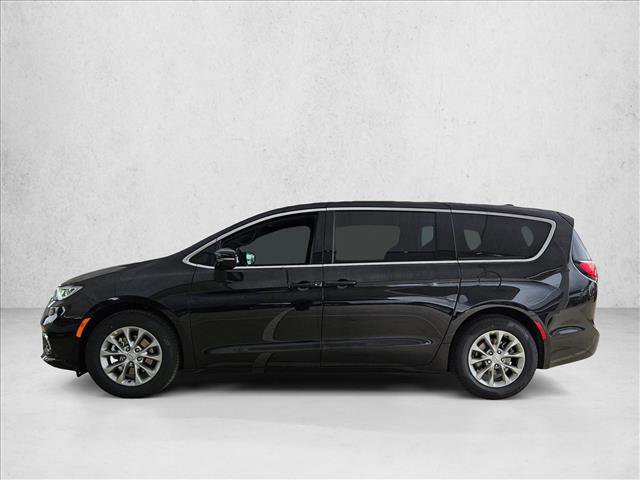 New 2026 Chrysler Pacifica Limited image 5