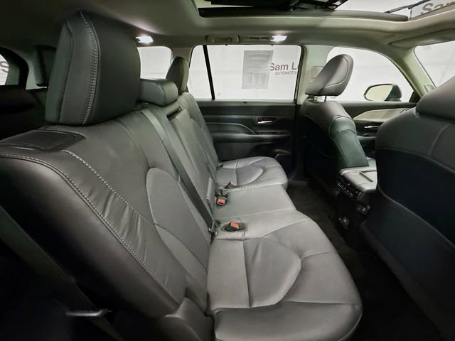 Used 2024 Toyota Grand Highlander Limited image 29