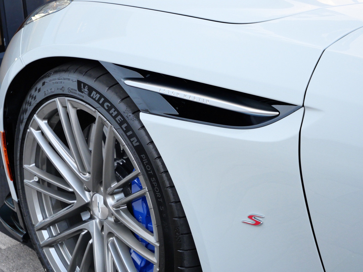 New 2026 Aston Martin DB12 Coupe RWD image 9