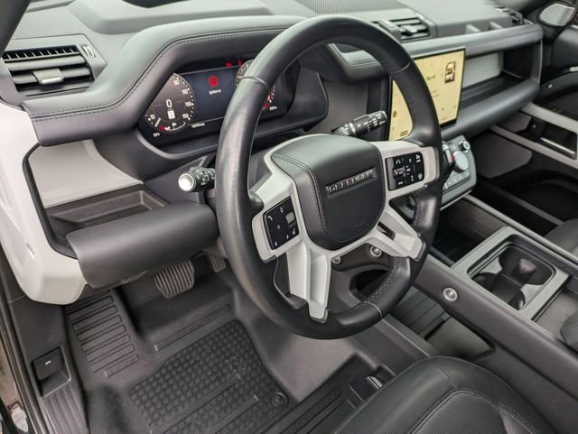 Used 2023 Land Rover Defender 130 X-Dynamic SE image 7