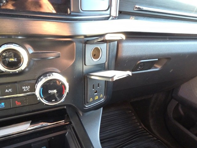 Used 2024 Ford F350 Lariat image 27