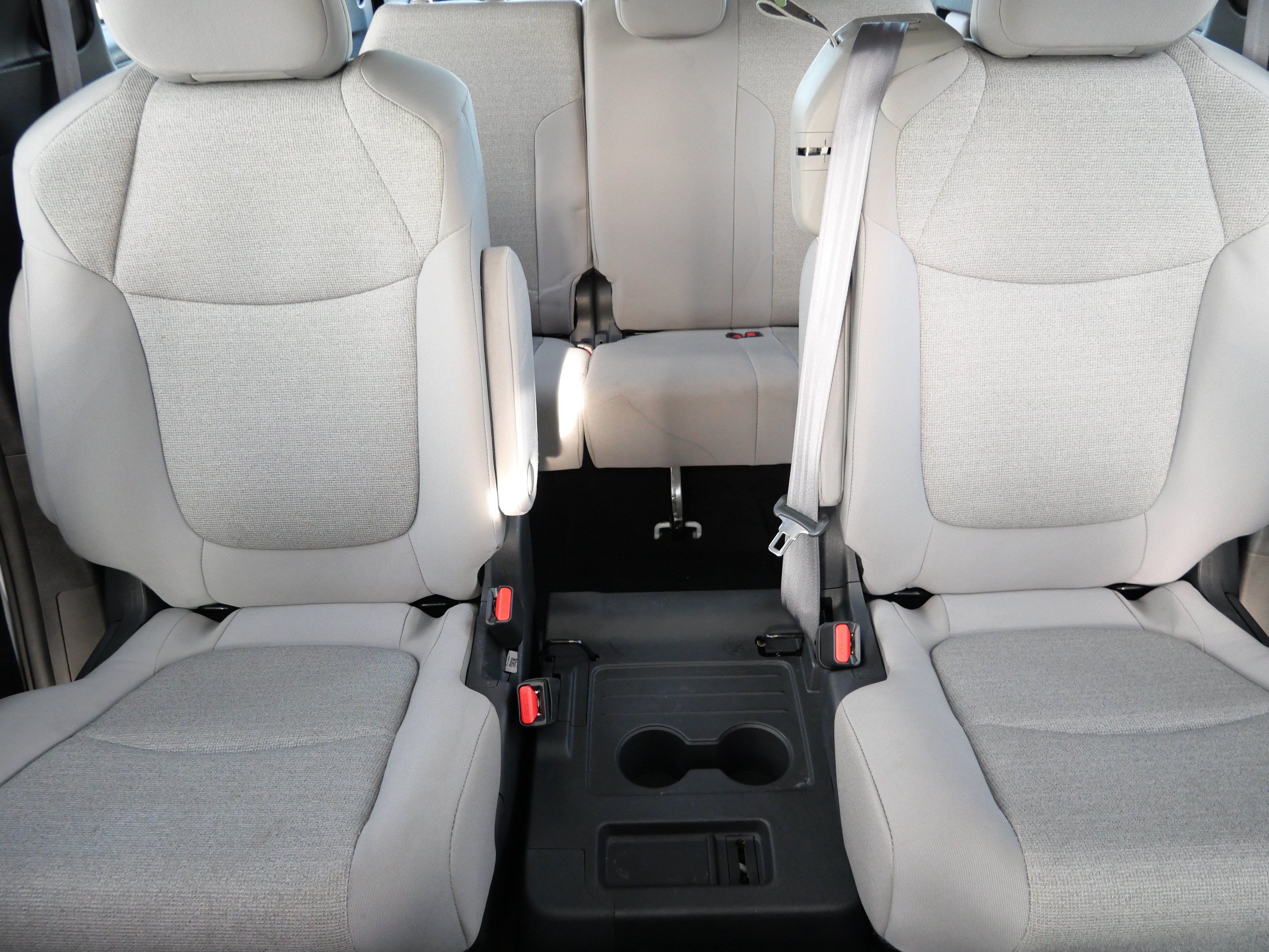 Certified 2025 Toyota Sienna LE AWD/4WD image 13