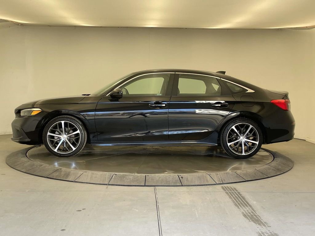 Used 2023 Honda Civic Touring image 2