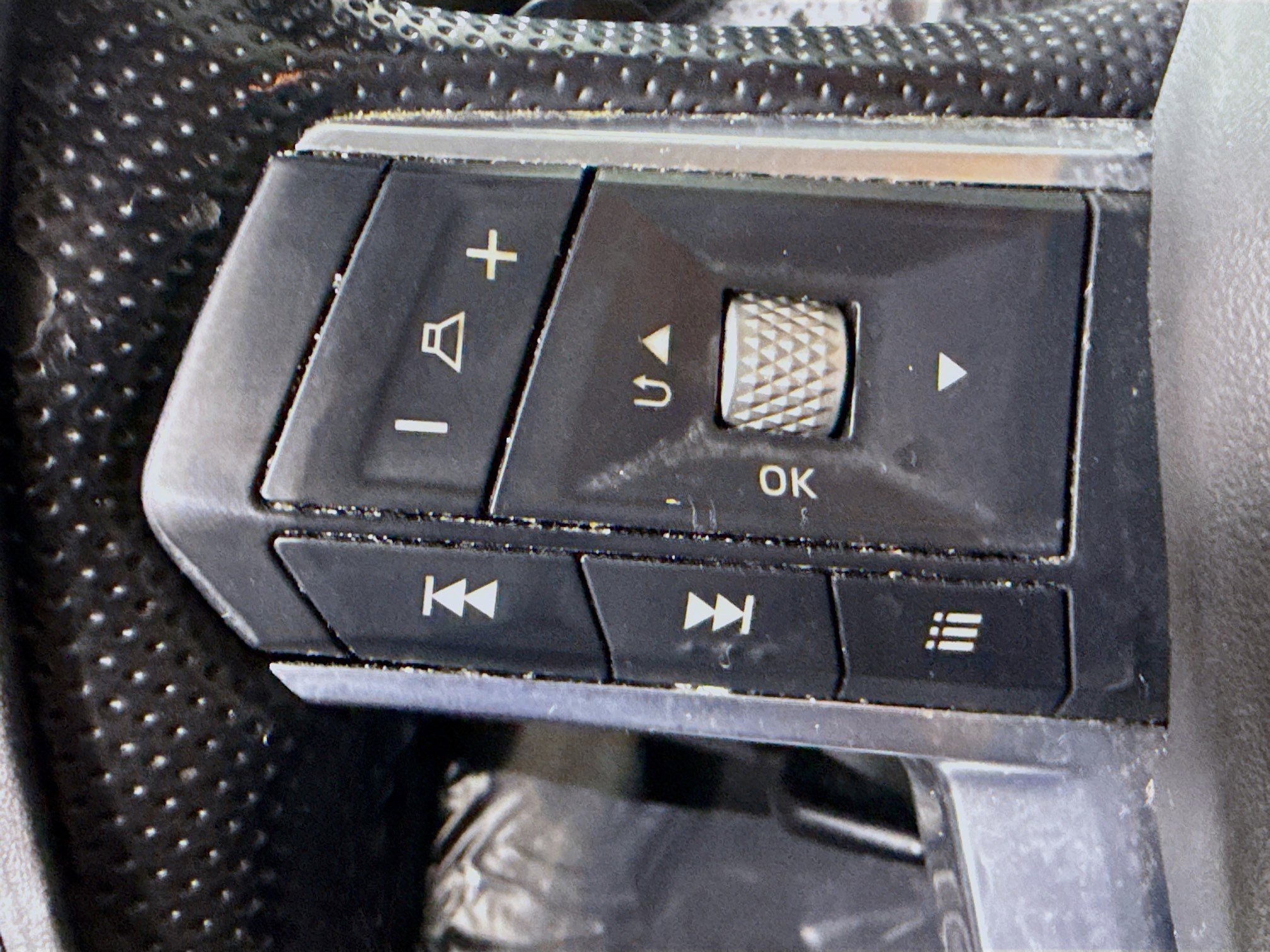 Used 2022 Mitsubishi Outlander SEL Black Edition image 14