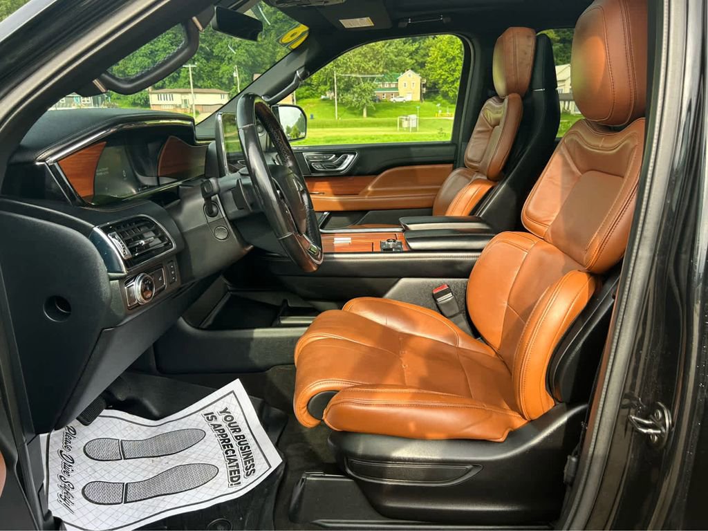 Used 2018 Lincoln Navigator L Reserve image 21
