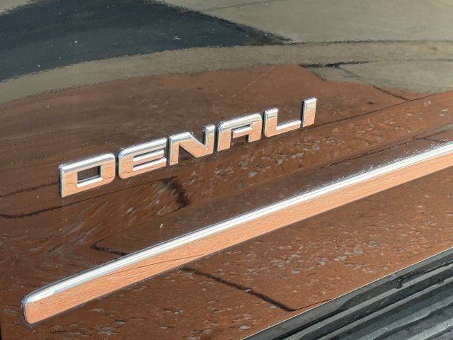 Used 2017 GMC Yukon Denali w/ Open Road Package image 9