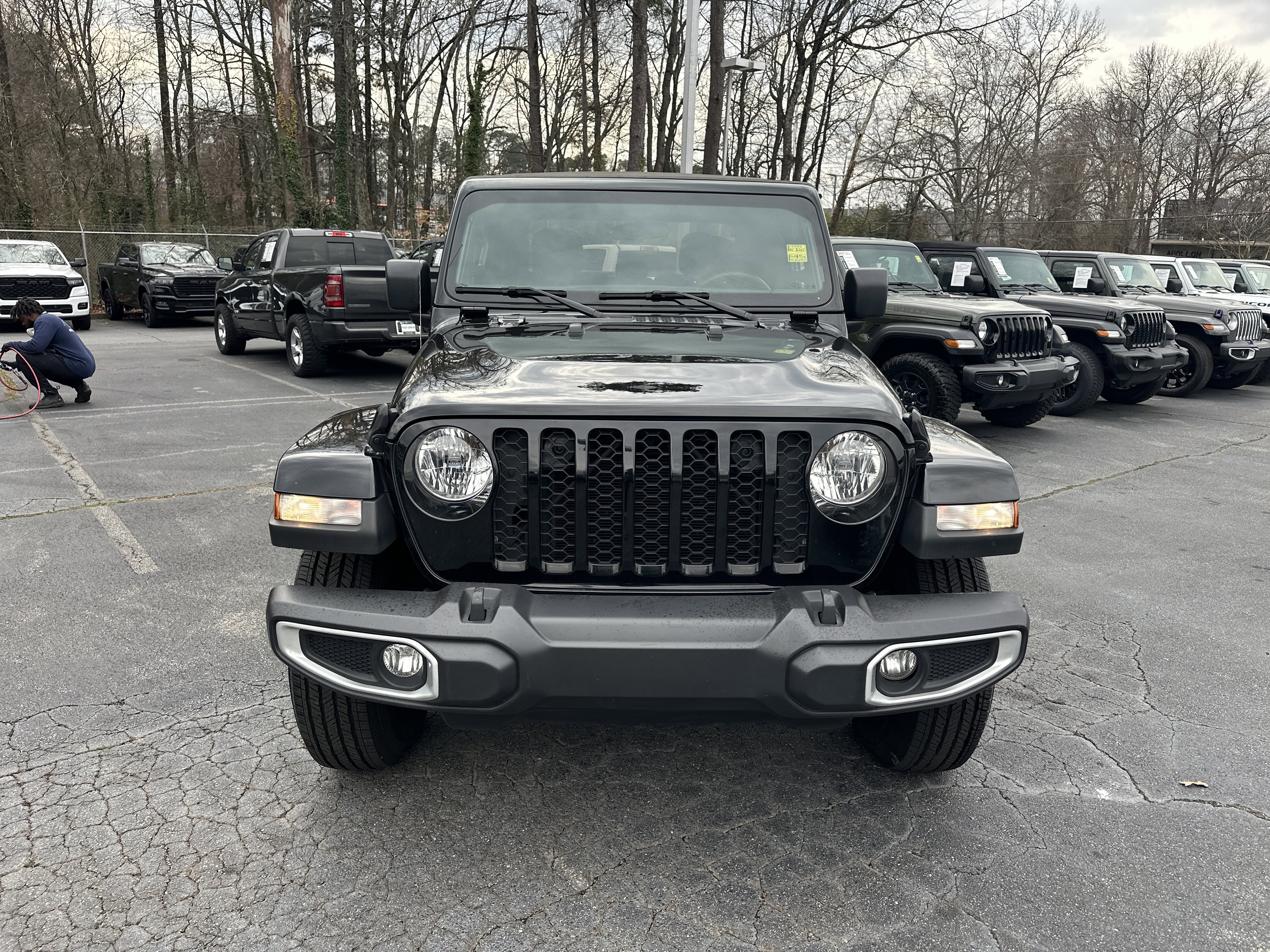 Used 2021 Jeep Gladiator Sport image 4