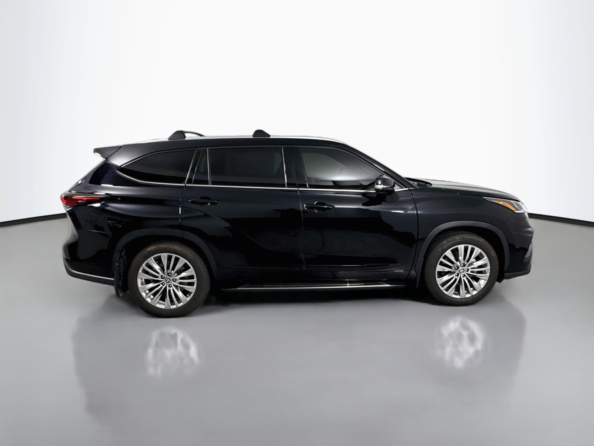 Used 2026 Toyota Highlander Platinum AWD/4WD image 8
