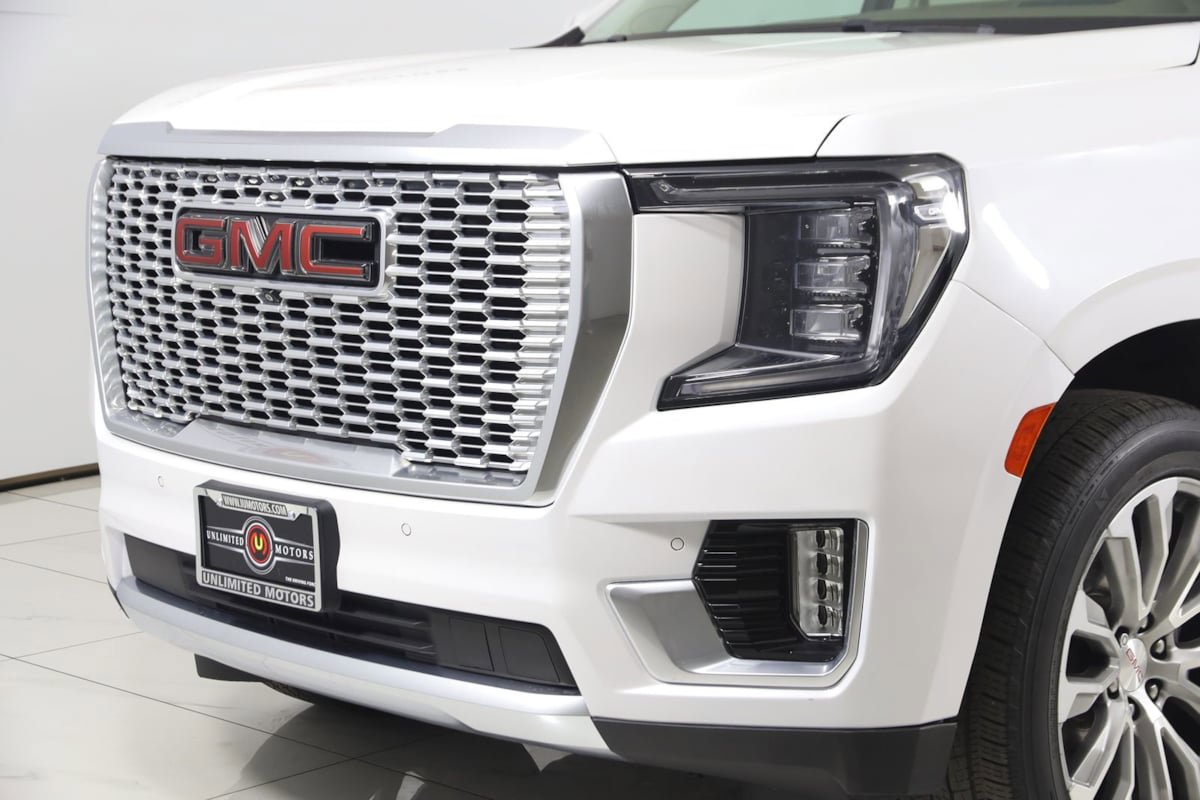 Used 2021 GMC Yukon XL Denali w/ LPO, Illumination Package AWD/4WD image 55
