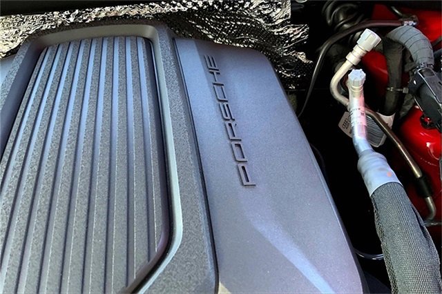 Used 2025 Porsche Macan image 47