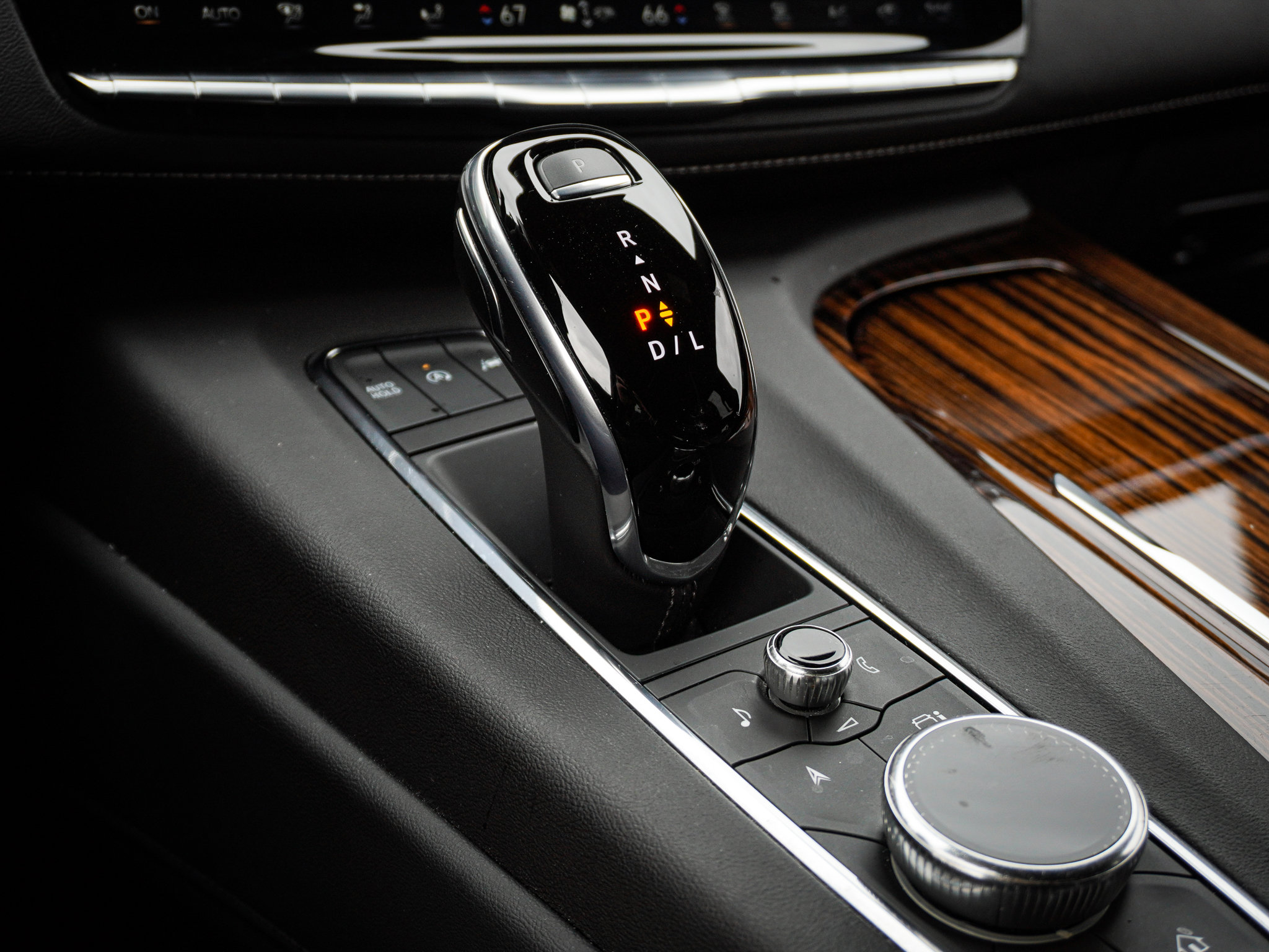 Used 2021 Cadillac Escalade Premium Luxury w/ Driver Assist Tech Package image 25