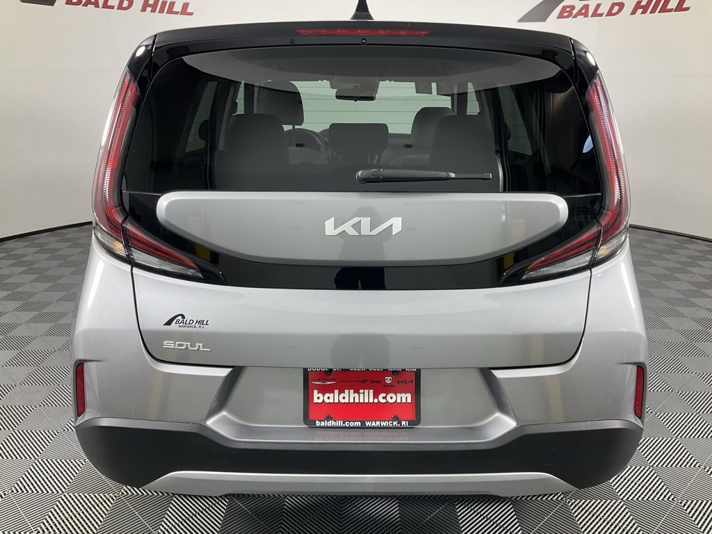 Certified 2023 Kia Soul LX image 5