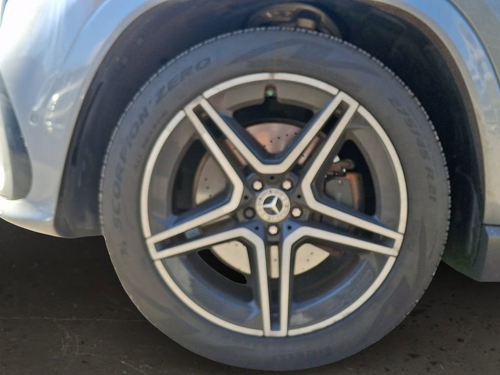 Used 2024 Mercedes-Benz GLS 450 4MATIC image 8