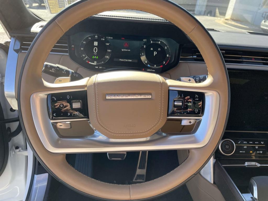 Used 2023 Land Rover Range Rover SE image 22