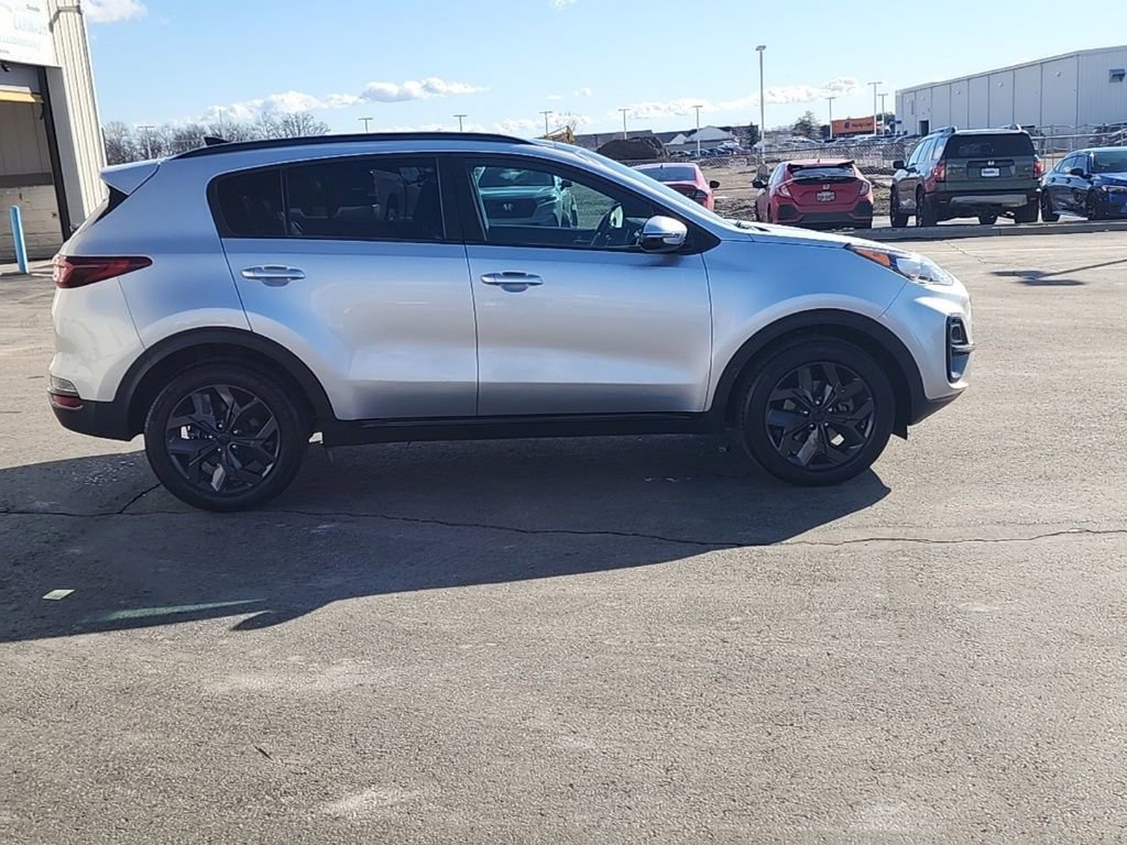 Used 2022 Kia Sportage Nightfall Edition image 9