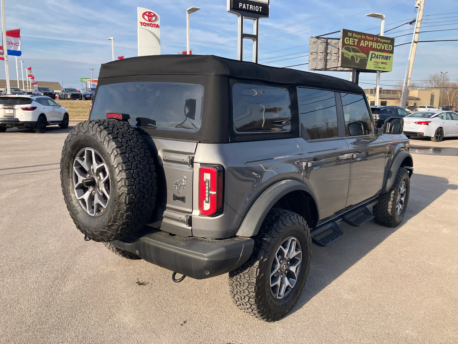 Used 2024 Ford Bronco Badlands image 7
