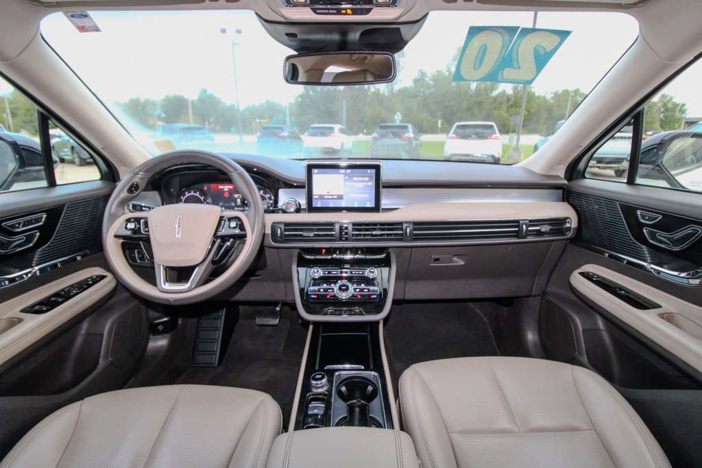 Used 2020 Lincoln Corsair AWD w/ Equipment Group 101A image 10
