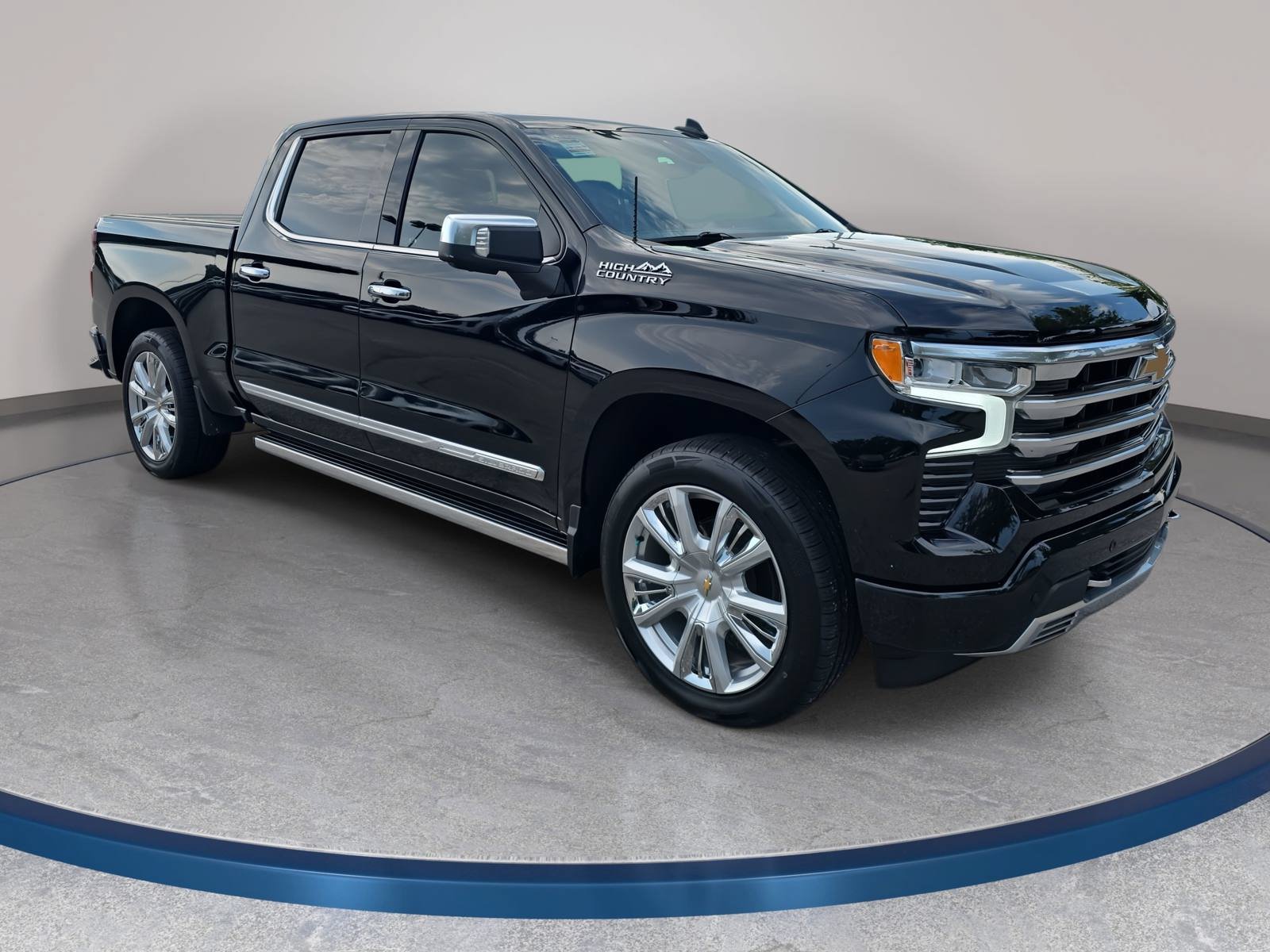Used 2023 Chevrolet Silverado 1500 High Country w/ High Country Premium Package AWD/4WD image 3