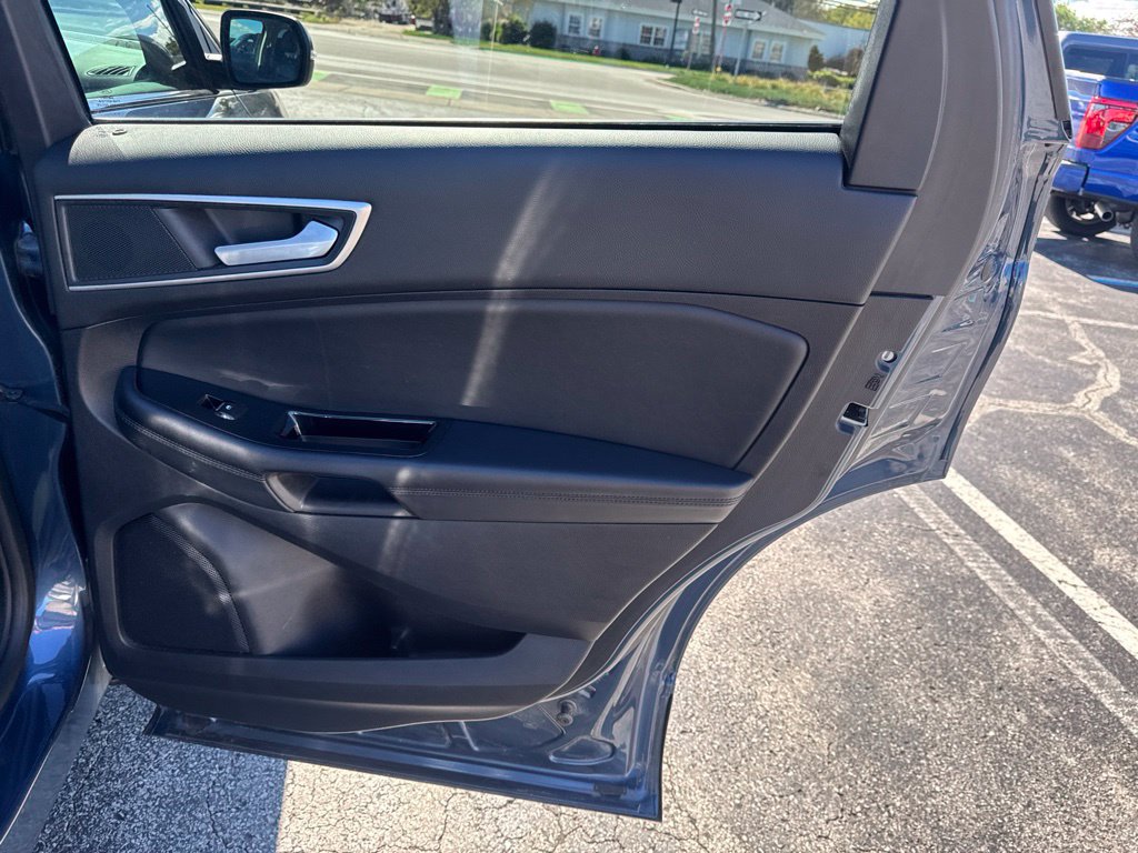 Used 2019 Ford Edge SEL w/ Equipment Group 201A AWD/4WD image 37