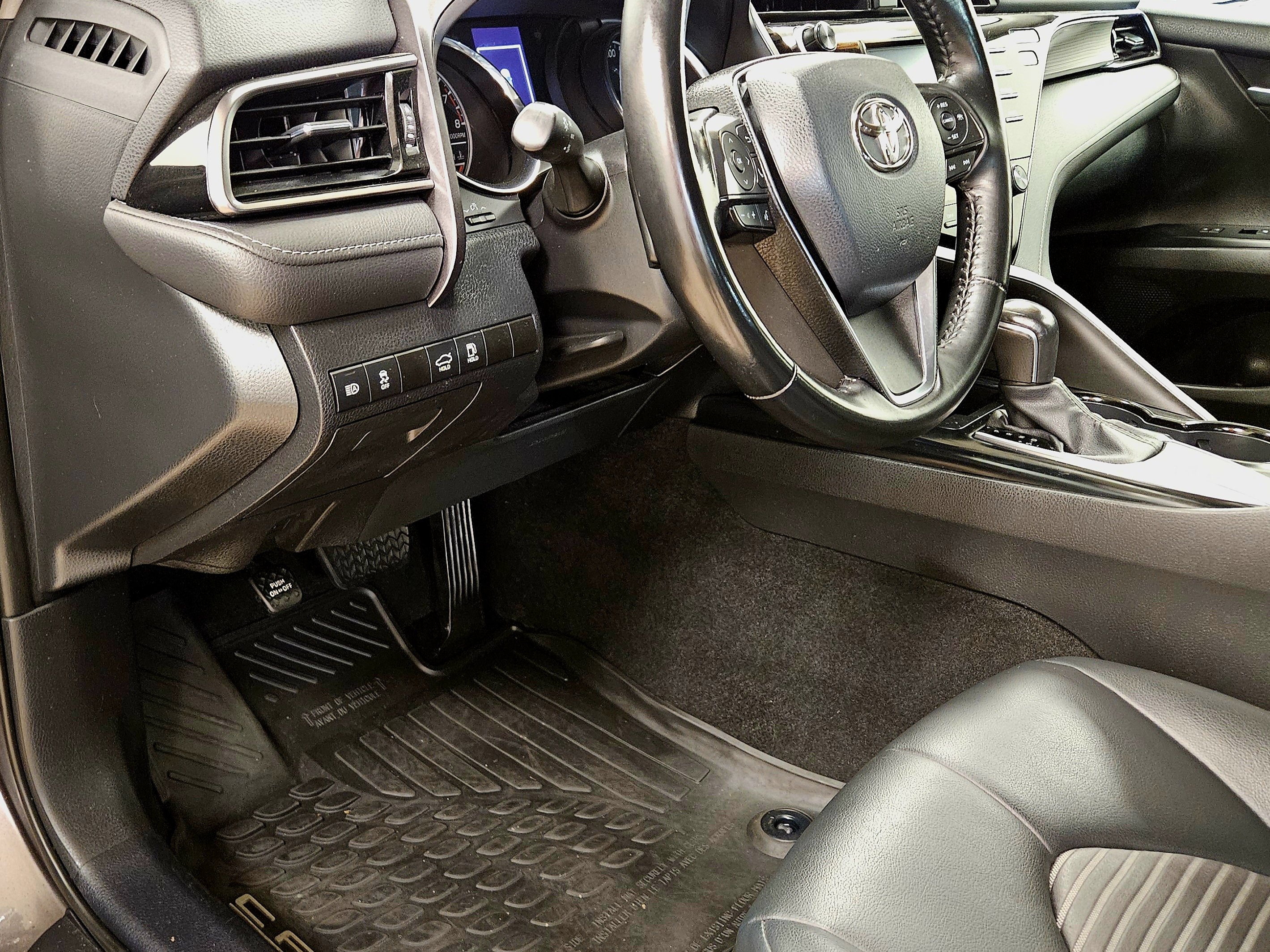 Used 2020 Toyota Camry SE image 31