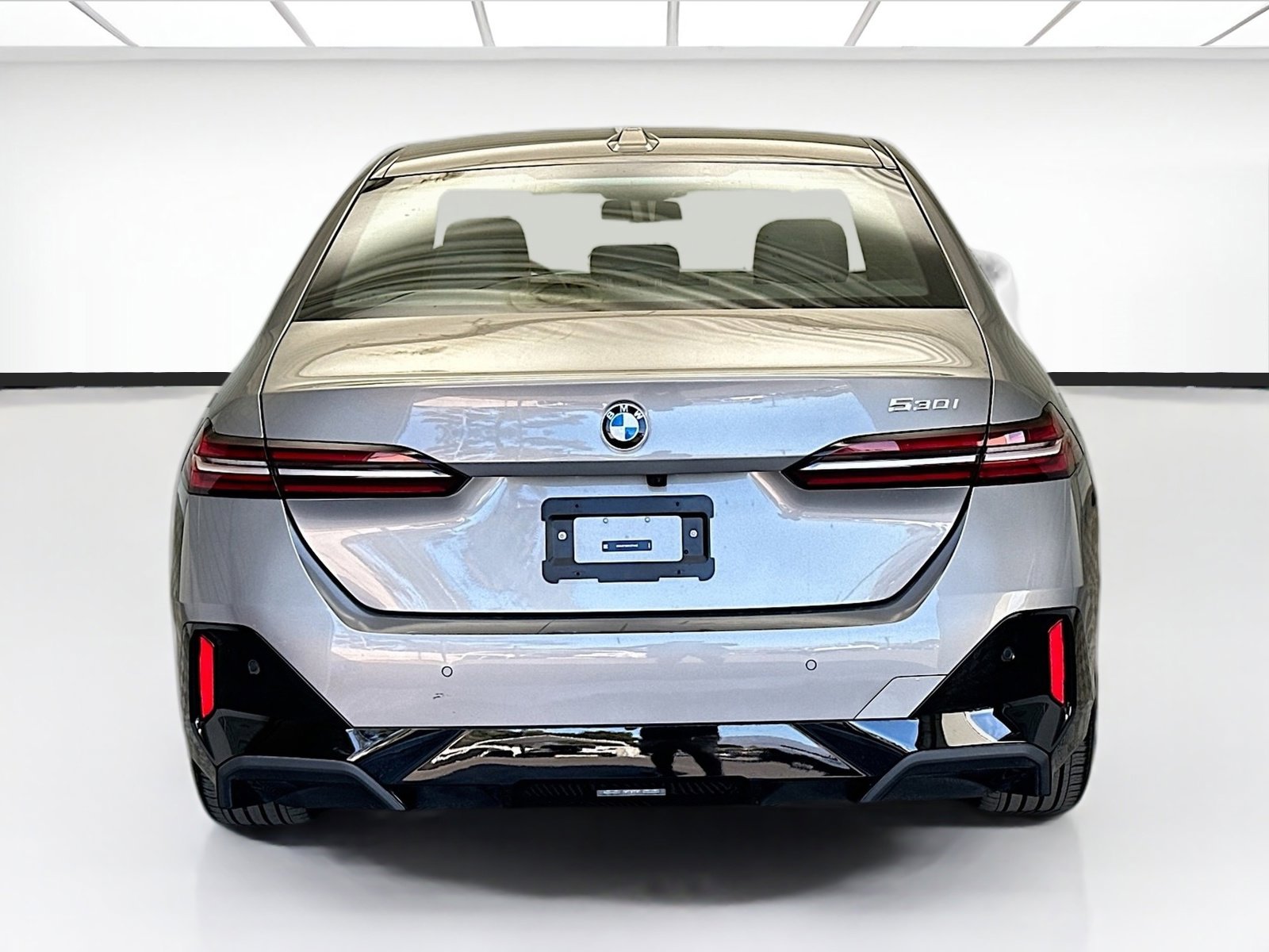 Used 2024 BMW 530i w/ M Sport Package image 5