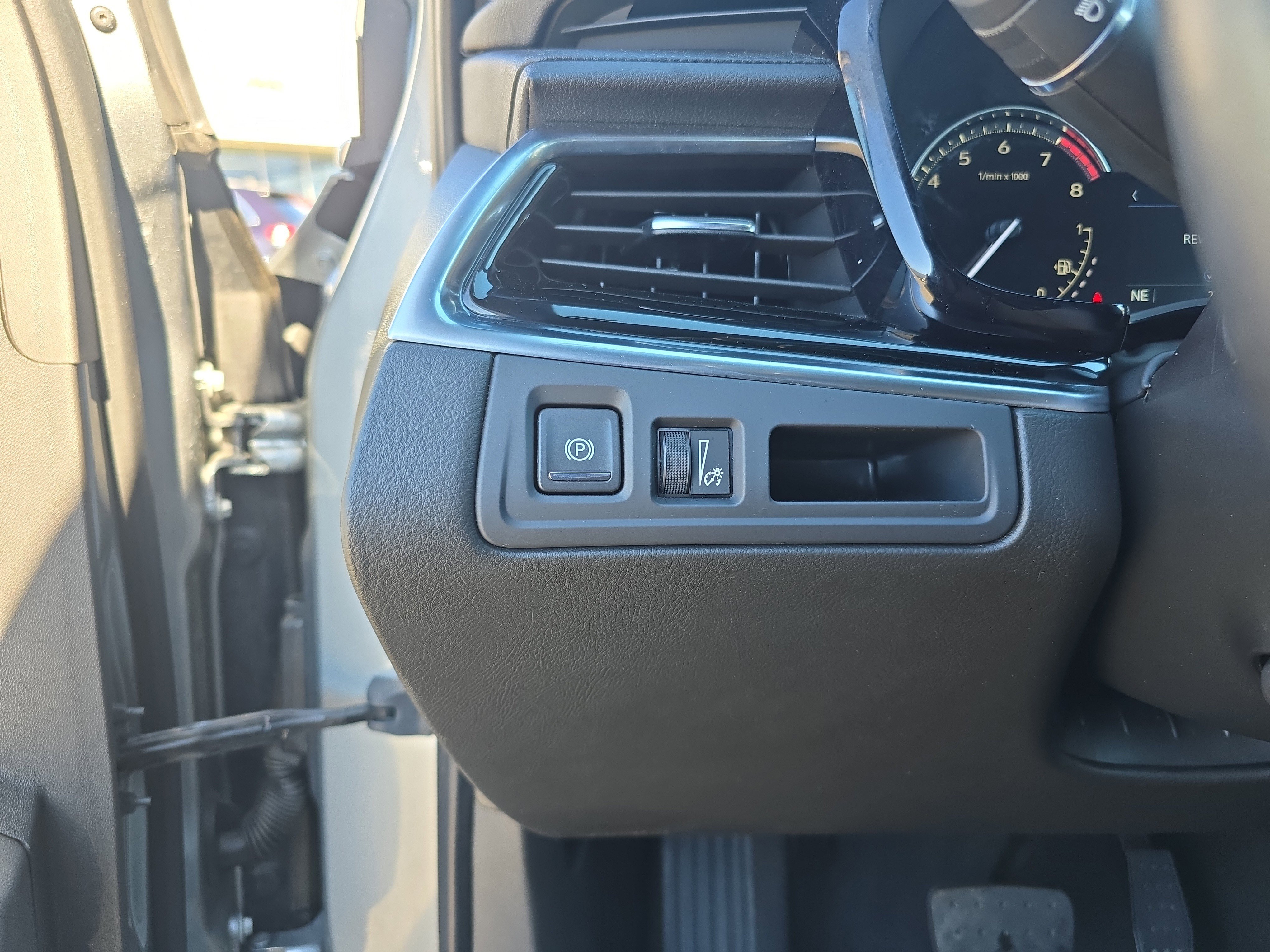 Used 2025 Cadillac XT6 Premium Luxury image 35