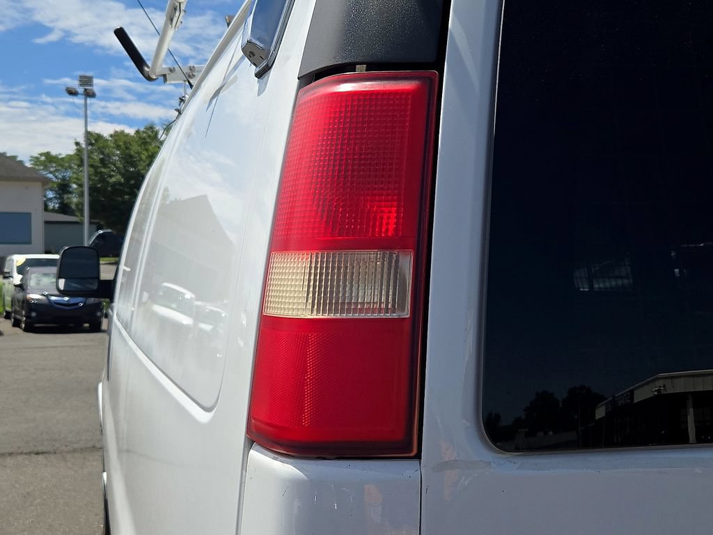 Used 2011 Chevrolet Express 1500 RWD image 13