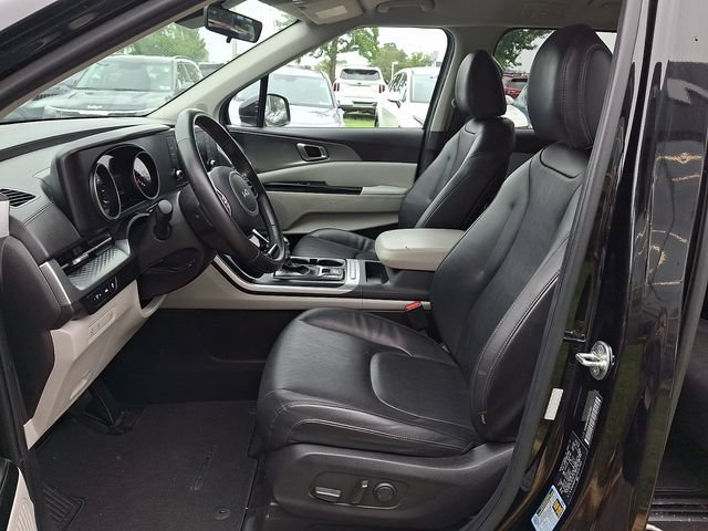 Certified 2023 Kia Carnival LX FWD image 13