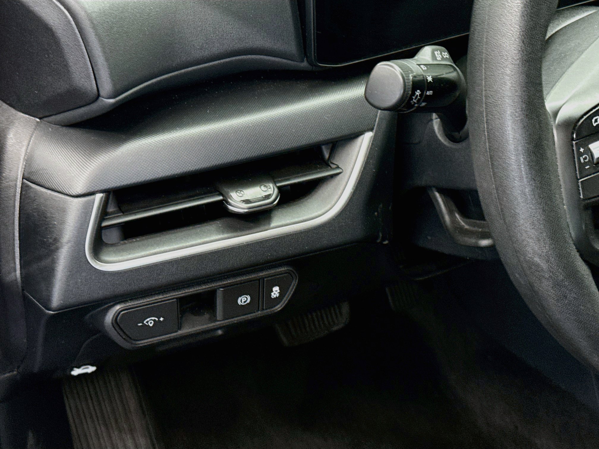 Used 2025 Kia K4 FWD image 17